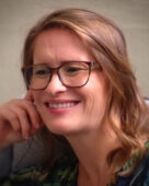 Toronto, Ontario therapist: Liz Dean, registered social worker