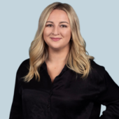 Oshawa, Ontario therapist: Chloe Anderson, registered psychotherapist